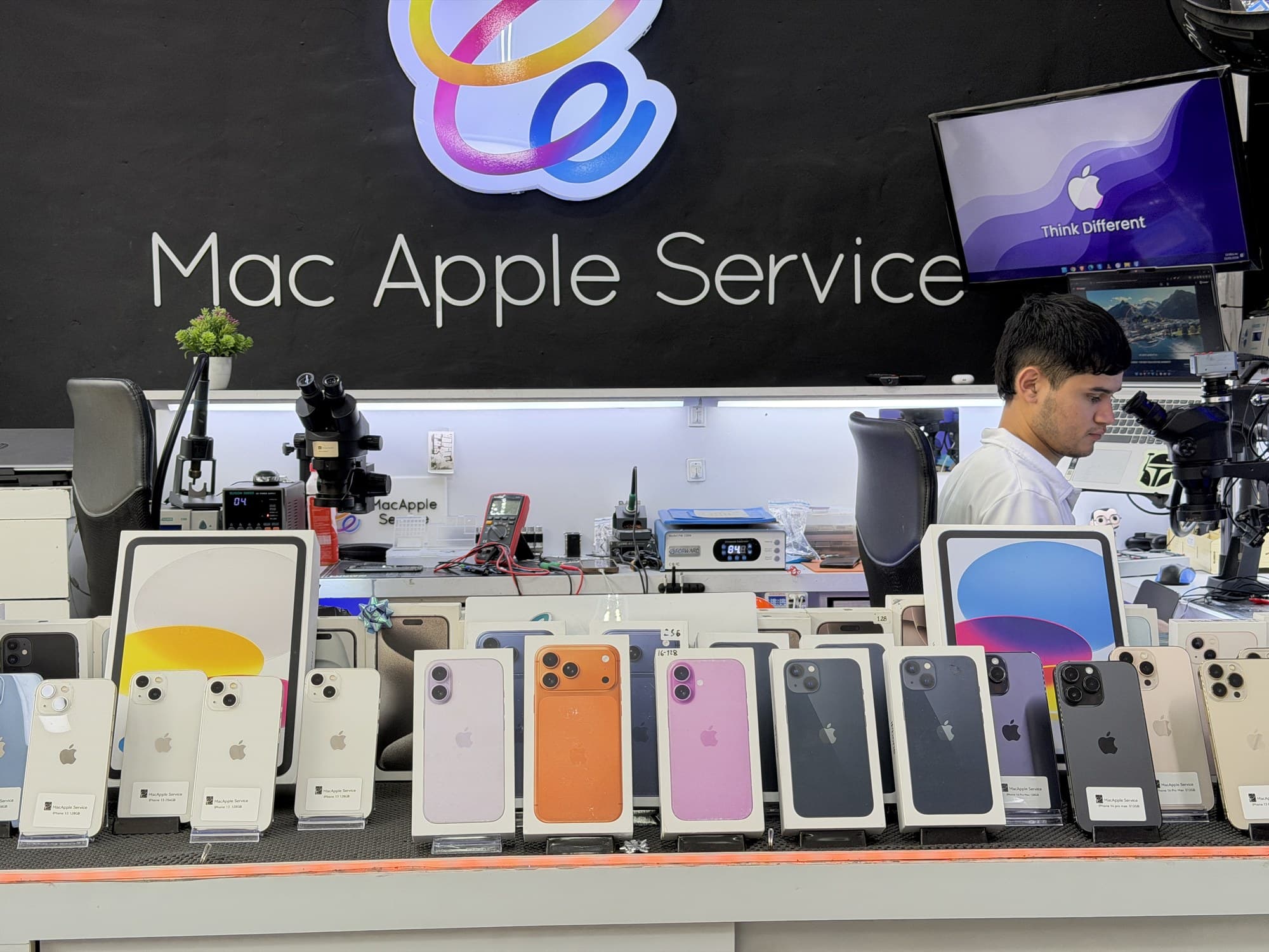 Showroom de MacApple Service Fusagasugá: línea completa de iPhone 16, iPhone 15 y otros modelos disponibles para venta